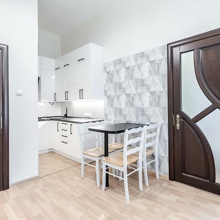 Inshiapartments On Bohomolʹtsya Str 리비프 외부 사진
